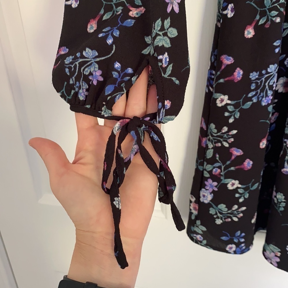 Mi ami black floral dress. - Picture 3 of 5
